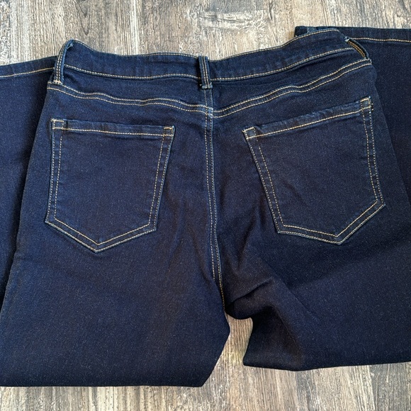 Crop Stretch Denim - Picture 2 of 3